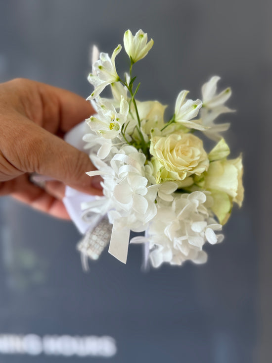 CORSAGE - School Formal